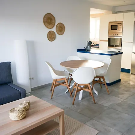 Nina's Crib 2br Flat In Boliches 丰希罗拉