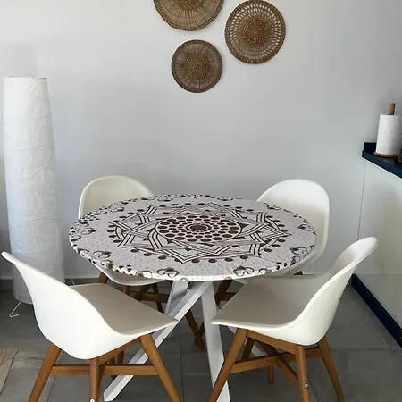 Nina's Crib 2br Flat In Boliches 丰希罗拉
