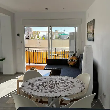 Nina's Crib 2br Flat In Boliches 公寓