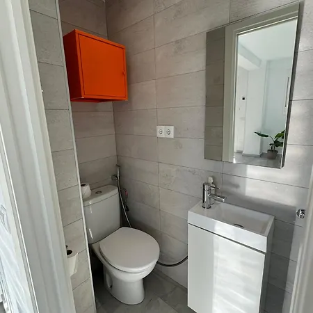 Nina's Crib 2br Flat In Boliches 公寓