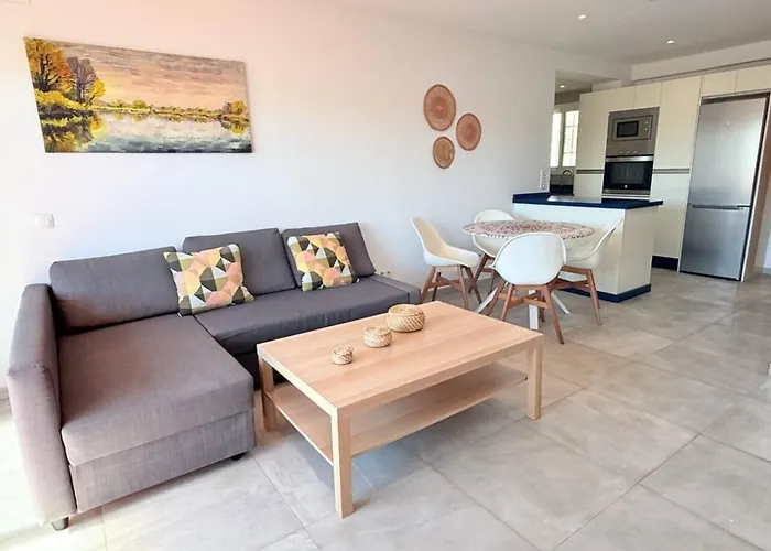 Amazingly Located 2 Bedroom Apartment In Boliches Appartamento