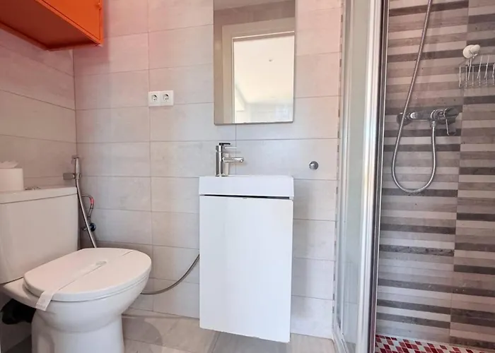 Amazingly Located 2 Bedroom In Boliches Apartment