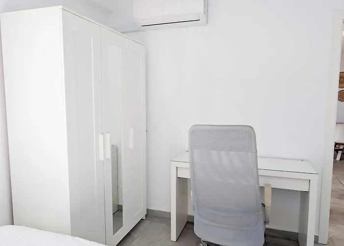 Amazingly Located 2 Bedroom Apartment In Boliches * Fuengirola